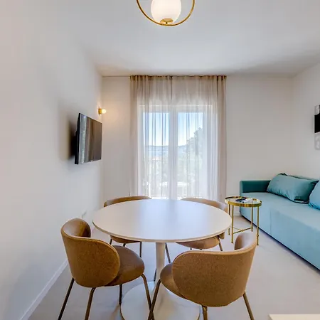 7 Olives Luxury רוגוזניצה