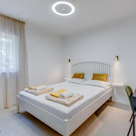 7 Olives Luxury