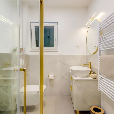 7 Olives Luxury