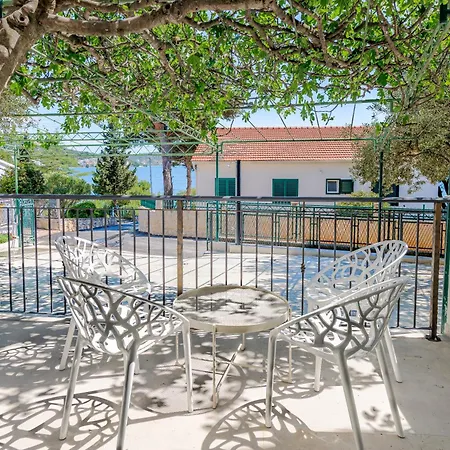 7 Olives Luxury רוגוזניצה