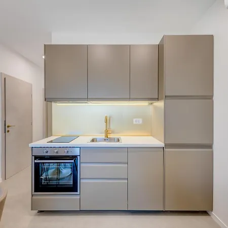 7 Olives Luxury * רוגוזניצה
